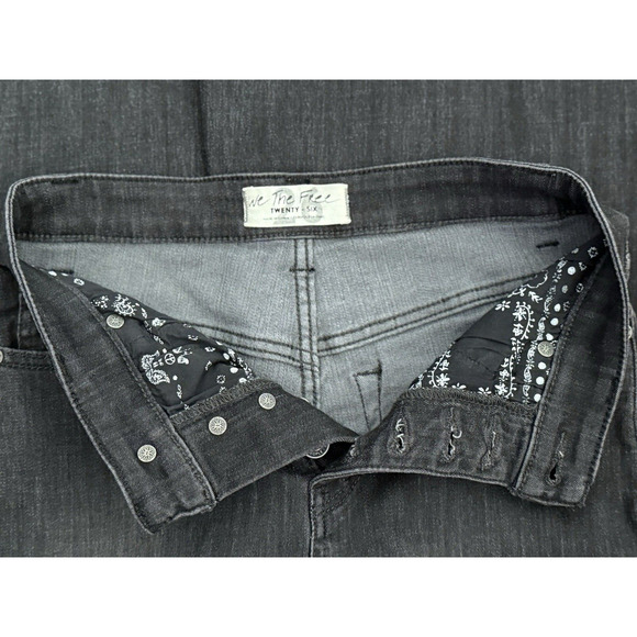 We The Free Free Bell Bottom Button Front Frayed Hem Black Denim Jeans Size 26 - Picture 4 of 16